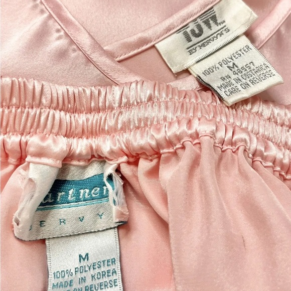 Vintage Pajamas 2 Piece Set Pink Satin Top Shorts Size Medium - Picture 7 of 9